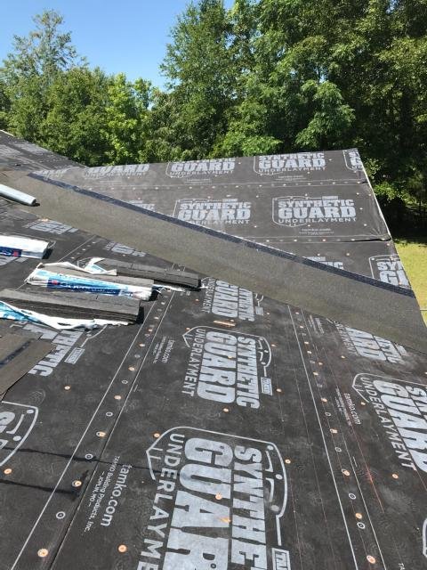 Slide of Diamond Ridge Roofing