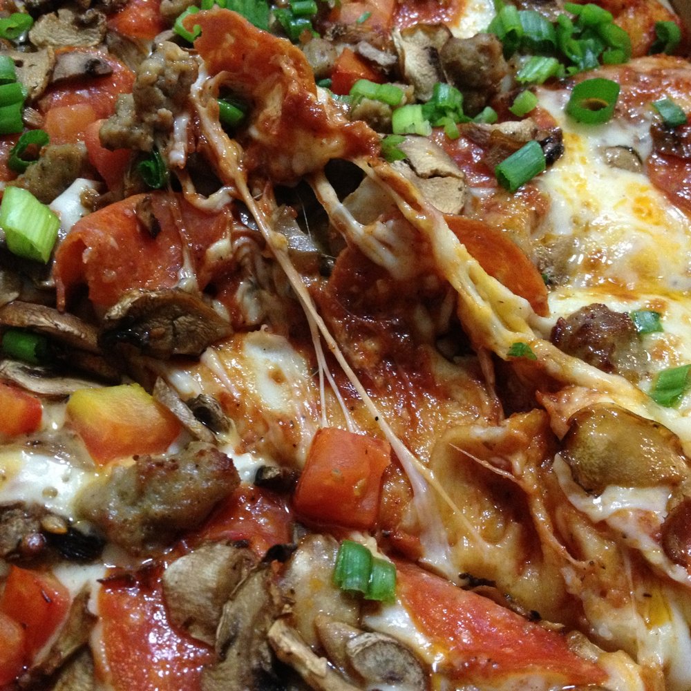 Round Table Pizza - Italian Garlic Supreme with Red Sauce is a NO NO! - Pizza Near Me - San Diego, California