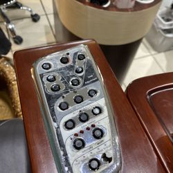 Polished Nail Salon - Kinda worn out.