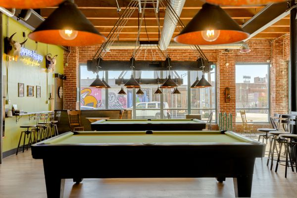 Chartreuse Saloon by null