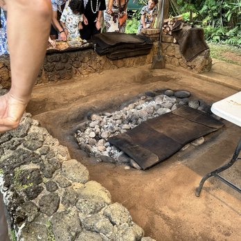 Luau Kalamaku - Oven- the cook shared a story which was really nice! - Buffets Near Me - Lihue, Hawaii