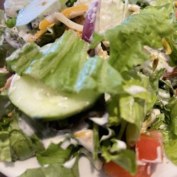 Bodacious Pig Barbecue - Dinner salad w/ nice veggies and great homemade blue cheese dressing! - Barbeque Near Me - Eagle, Idaho