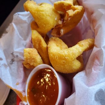 Holties Restaurant & Pub - Crab rangoon appy- DELICIOUS! - American Near Me - Barnhart, Missouri