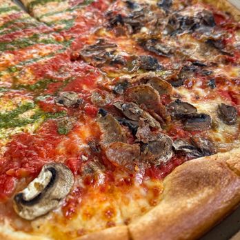 Pagliacci Pizza - Tricolore combo / Funghi Salsiccia - Pizza Near Me - Seattle, Washington Pagliacci Pizza - Tricolore combo / Funghi Salsiccia - Pizza Near Me - Seattle, Washington