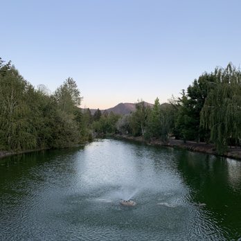Schmidt Family Vineyards - a fountain in the middle of a lake - Wineries Near Me - Grants Pass, Oregon