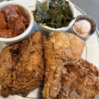 Fixins Soul Kitchen - Fried chicken with Collard Greens and candied yams - Soul Food Near Me - Sacramento, California