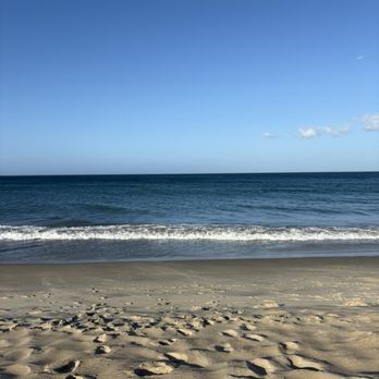 John Yancey Oceanfront Inn - Beachfront access - Hotels Near Me - Kill Devil Hills, North Carolina