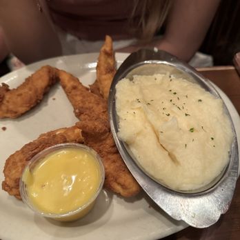 Crystal Beer Parlor - Chicken fingers and mashed potatoes - Southern Near Me - Savannah, Georgia