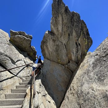 Moro Rock - Staircase to heaven - Hiking Near Me Moro Rock - Staircase to heaven - Hiking Near Me