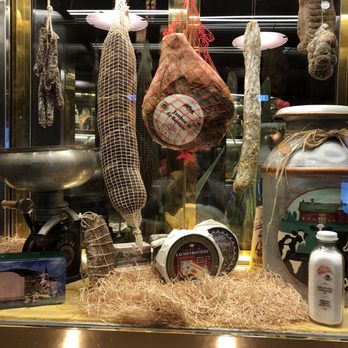 Bar 1608 - Charcuterie cellar - Wine Bars Near Me - Quebec City, Quebec