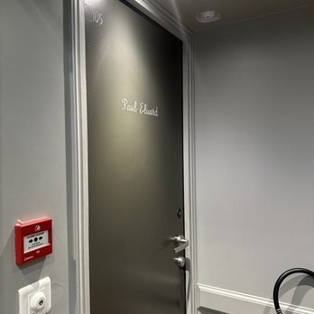 Hotel de Londres Eiffel - Double Pavilion Room #105 - Hotels Near Me - Paris, 75 Hotel de Londres Eiffel - Double Pavilion Room #105 - Hotels Near Me - Paris, 75