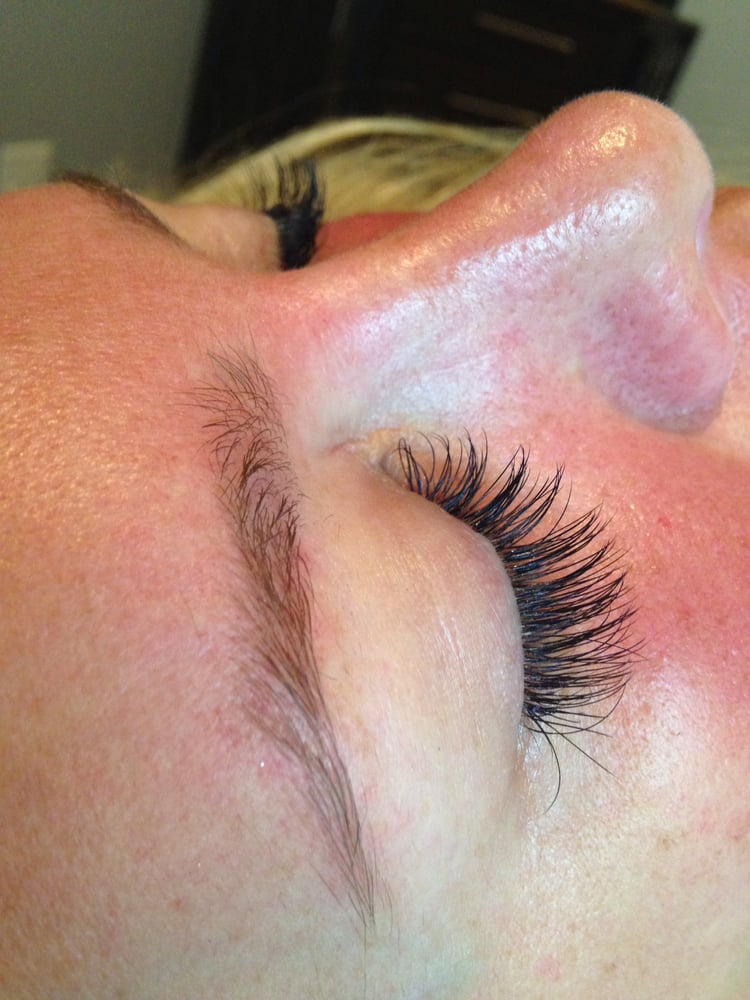 Fuller Lash Studio & Spa Logo