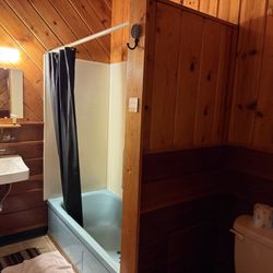 Toiyabe Motel - Bathroom