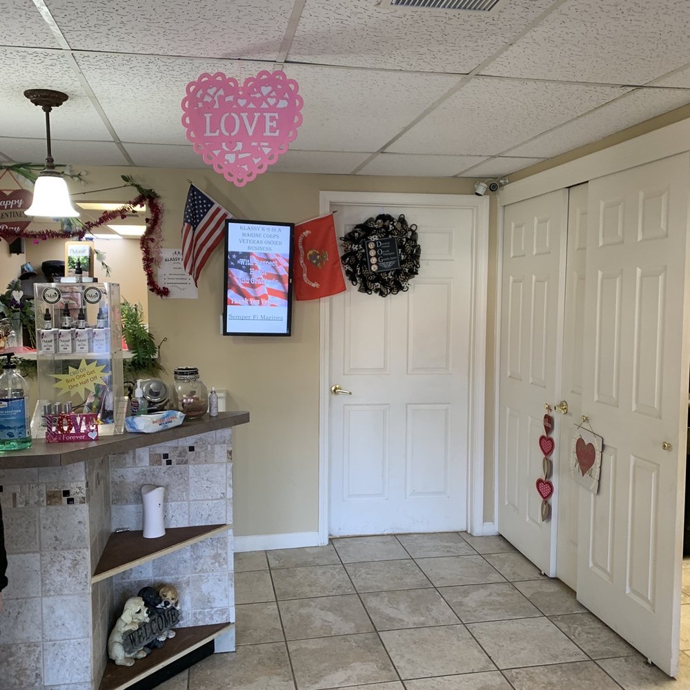 Klassy K-9 - Lobby - Pet Groomers Near Me - Florence, Kentucky Klassy K-9 - Lobby - Pet Groomers Near Me - Florence, Kentucky