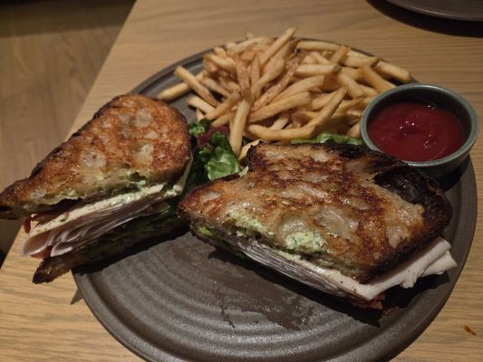 Poppy & Claro by null