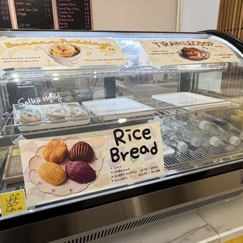 Fluffle Cafe - Cafes Near Me - Richmond, British Columbia
