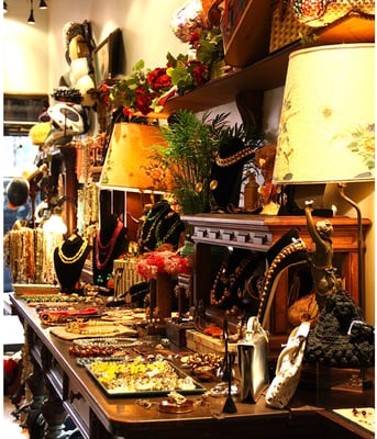 Pippin Vintage Jewelry by null