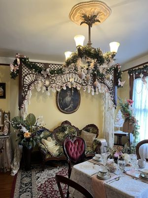 The Victorian Belle Mansion by null