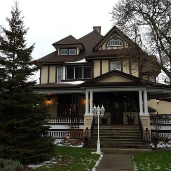 At Home Bed & Breakfast - Rose Manor, location of At Home Bed & Breakfast - Bed & Breakfast Near Me - Welland, Ontario At Home Bed & Breakfast - Rose Manor, location of At Home Bed & Breakfast - Bed & Breakfast Near Me - Welland, Ontario