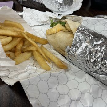Super USA Ed’s Deli - Chicken + garlic sandwich ($10) with fries (+$1.50). Hot and fresh! - Falafel Near Me - Lauderdale, Minnesota Super USA Ed’s Deli - Chicken + garlic sandwich ($10) with fries (+$1.50). Hot and fresh! - Falafel Near Me - Lauderdale, Minnesota