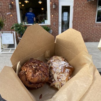 Café Dear Leon - Nutty kougin and almond croissant - Cafes Near Me - Baltimore, Maryland Café Dear Leon - Nutty kougin and almond croissant - Cafes Near Me - Baltimore, Maryland