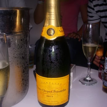 Wave Nightclub at Shephards - bottle of wine 7/17/10 - Dance Clubs Near Me - Clearwater Beach, Florida Wave Nightclub at Shephards - bottle of wine 7/17/10 - Dance Clubs Near Me - Clearwater Beach, Florida