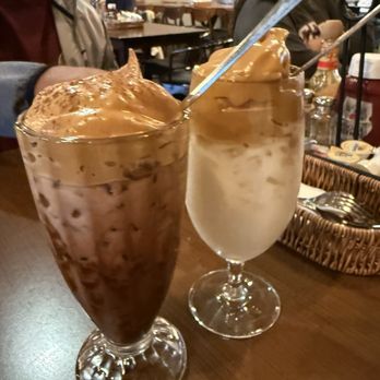 Four Chairs - Volcano Coffee - Breakfast & Brunch Near Me - San Francisco, California