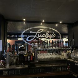 Lucky's Taproom & Eatery - Bar