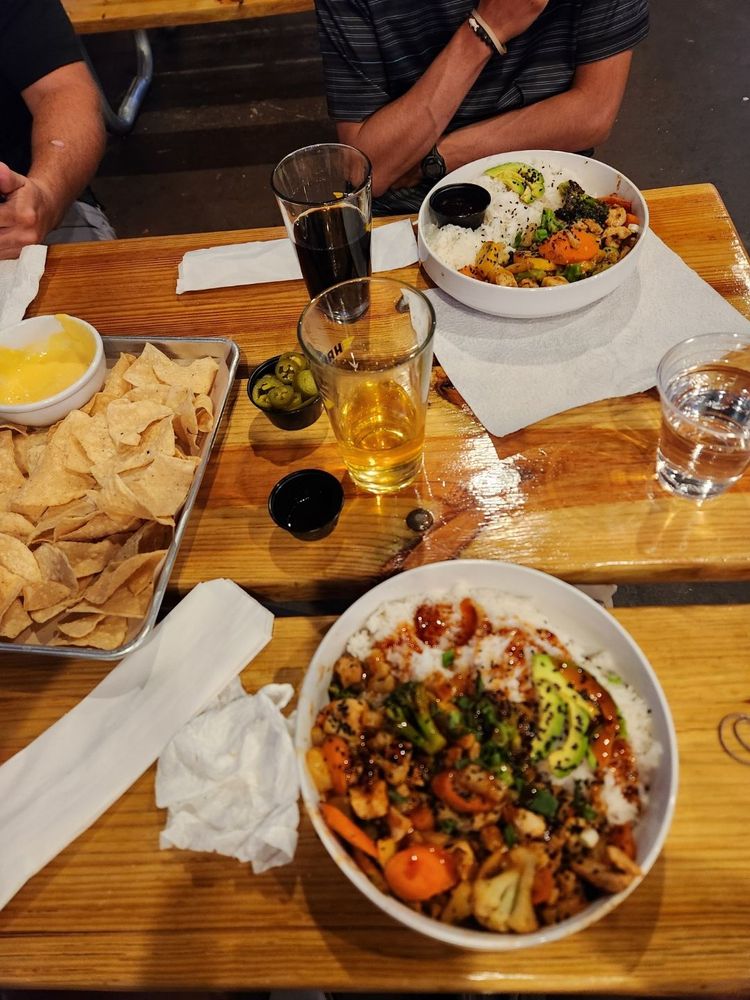 Hangar 24 Lake Havasu City - Brewery & Grill Logo