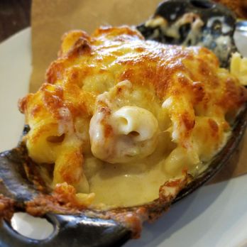 Kid Cashew - Cast Iron Mac & 5-Cheeses - the leeks and shallots were all sort of piled in the middle, but added a lot to the flavor! - Mediterranean Near Me - Charlotte, North Carolina