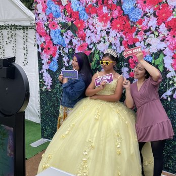 Lit Up Photo Booths - Photo Booth Rentals Near Me Lit Up Photo Booths - Photo Booth Rentals Near Me