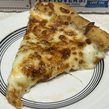 Domino's Pizza - Wisconsin 6 Cheese (hand tossed with Alfredo sauce) - Pizza Near Me - Oak Creek, Wisconsin