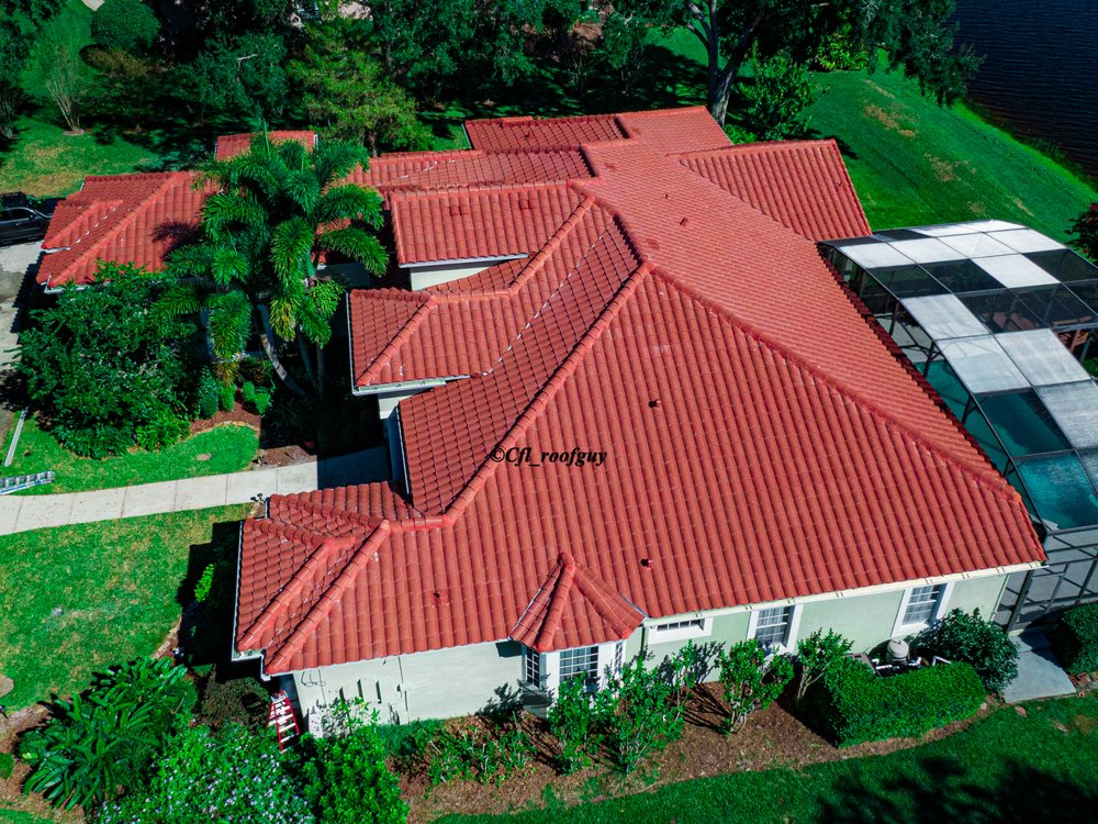 Slide of HD Roofing and Solar