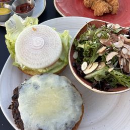 Veggie burger with side salad Veggie burger with side salad