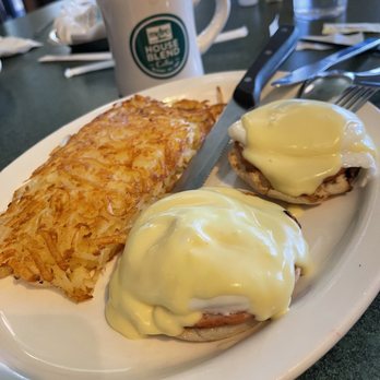 Metro Diner - Classic Eggs Benedict with Hash - American Near Me - Casselberry, Florida Metro Diner - Classic Eggs Benedict with Hash - American Near Me - Casselberry, Florida