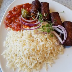 Merkur Markt - Cevapcici mit Reis & Letscho