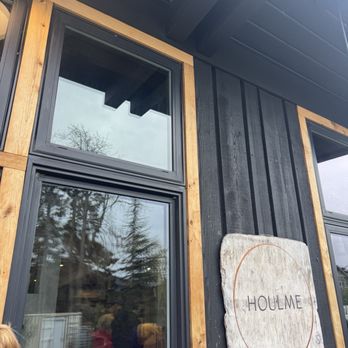Seabird Bakeshop - Outside - Bakeries Near Me - Eastsound, Washington