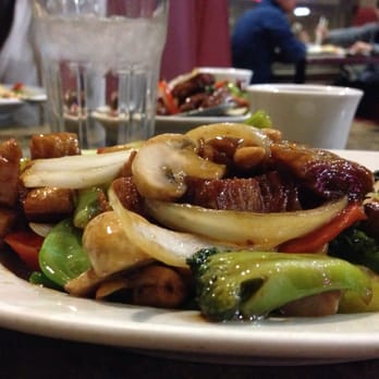 Moonlight Cafe - Gluten with cashews and mixed vegetables aka the sweet sweet song of my heart. - Vegetarian Near Me - Seattle, Washington