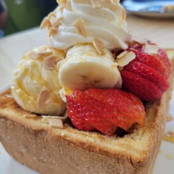 Croffle Craze Cafe - Cream Brulee Toast (Tday's Special) - Coffee & Tea Near Me - Redding, California