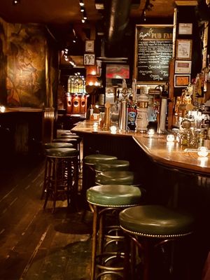 Swift Hibernian Lounge by null