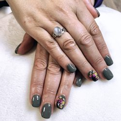 The Lake Nails Salon