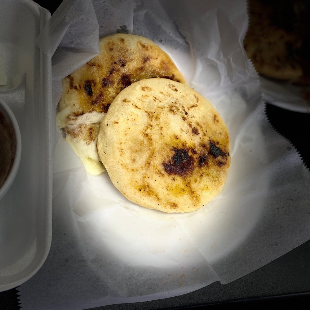 Los Cheros Pupuseria - Chicharron Y Queso pupusas - Salvadoran Near Me - Gardena, California Los Cheros Pupuseria - Chicharron Y Queso pupusas - Salvadoran Near Me - Gardena, California