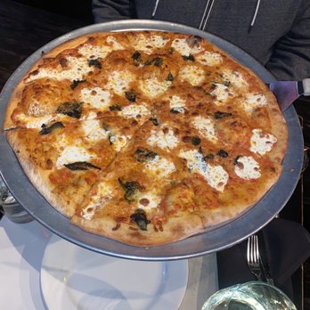 Adoro Lei - Italian Near Me - New York, New York