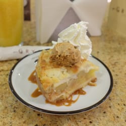 Grycan - Szarlotka (apple pie) with ice cream (crunchy caramel)