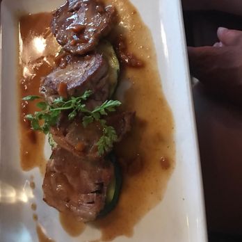 Le Temps des Cerises - This one is lamb with mashed potatoes - French Near Me - Paris, 75 Le Temps des Cerises - This one is lamb with mashed potatoes - French Near Me - Paris, 75