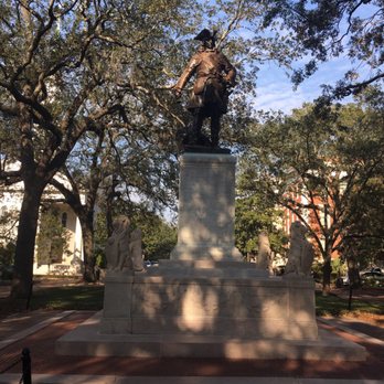 Chippewa Square - I thought this was Oglethorpe Square because it is dominated by a statute of the founder of Georgia, but it has a different name - Landmarks & Historical Buildings Near Me - Savannah, Georgia Chippewa Square - I thought this was Oglethorpe Square because it is dominated by a statute of the founder of Georgia, but it has a different name - Landmarks & Historical Buildings Near Me - Savannah, Georgia