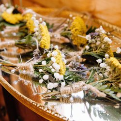 Hey You Flowers - Yaroow filled high desert wedding!  Photo: lilylandesphotography