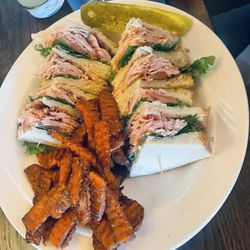 The View Restaurant & Lounge - The View Club Sandwich