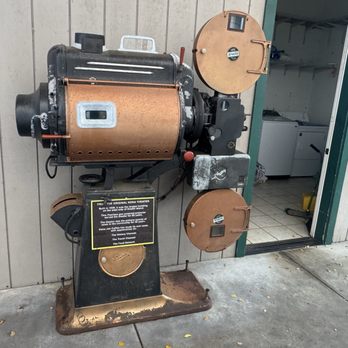 Kona Joe's Coffee - Lots of cool memorabilia from coffee making at this coffee shop - Coffee & Tea Near Me - Kealakekua, Hawaii Kona Joe's Coffee - Lots of cool memorabilia from coffee making at this coffee shop - Coffee & Tea Near Me - Kealakekua, Hawaii
