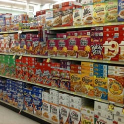 Look are perfectly lined up the cereal aisle is. The how everything look throughout the store.